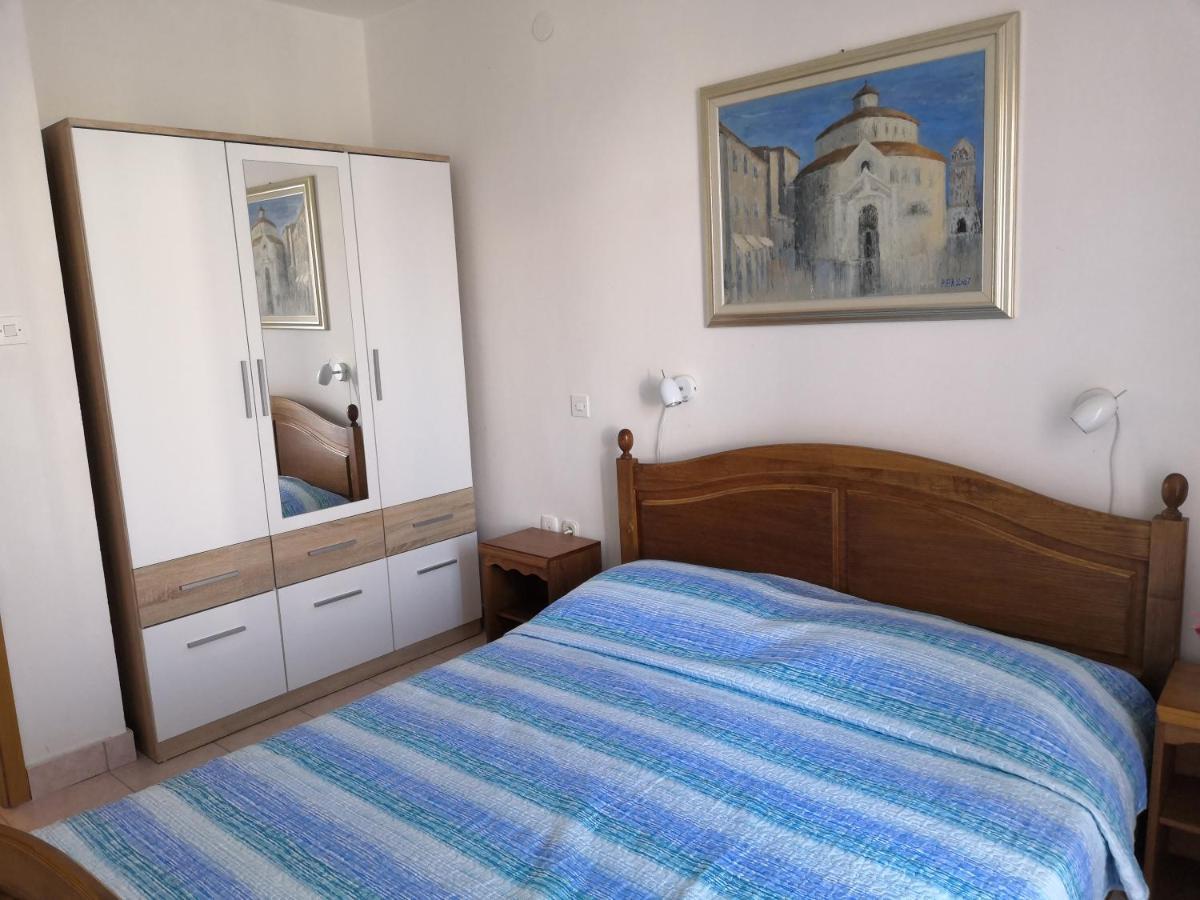 Laura And Nevio Apartments And Rooms Đảo Đảo Cres Ngoại thất bức ảnh