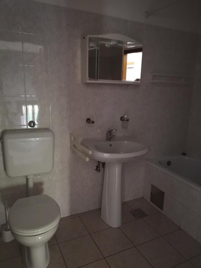 Laura And Nevio Apartments And Rooms Đảo Đảo Cres Ngoại thất bức ảnh