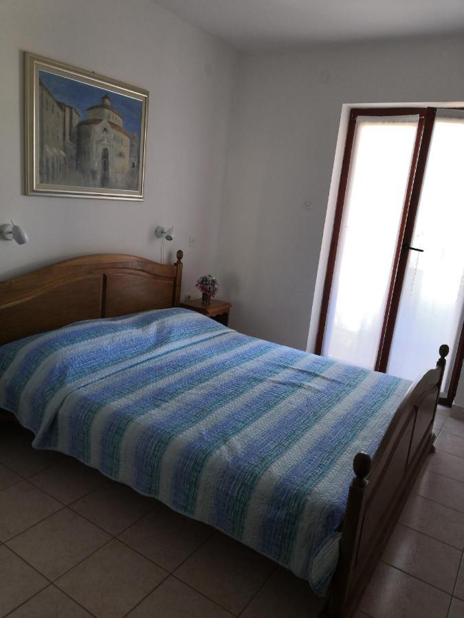Laura And Nevio Apartments And Rooms Đảo Đảo Cres Ngoại thất bức ảnh