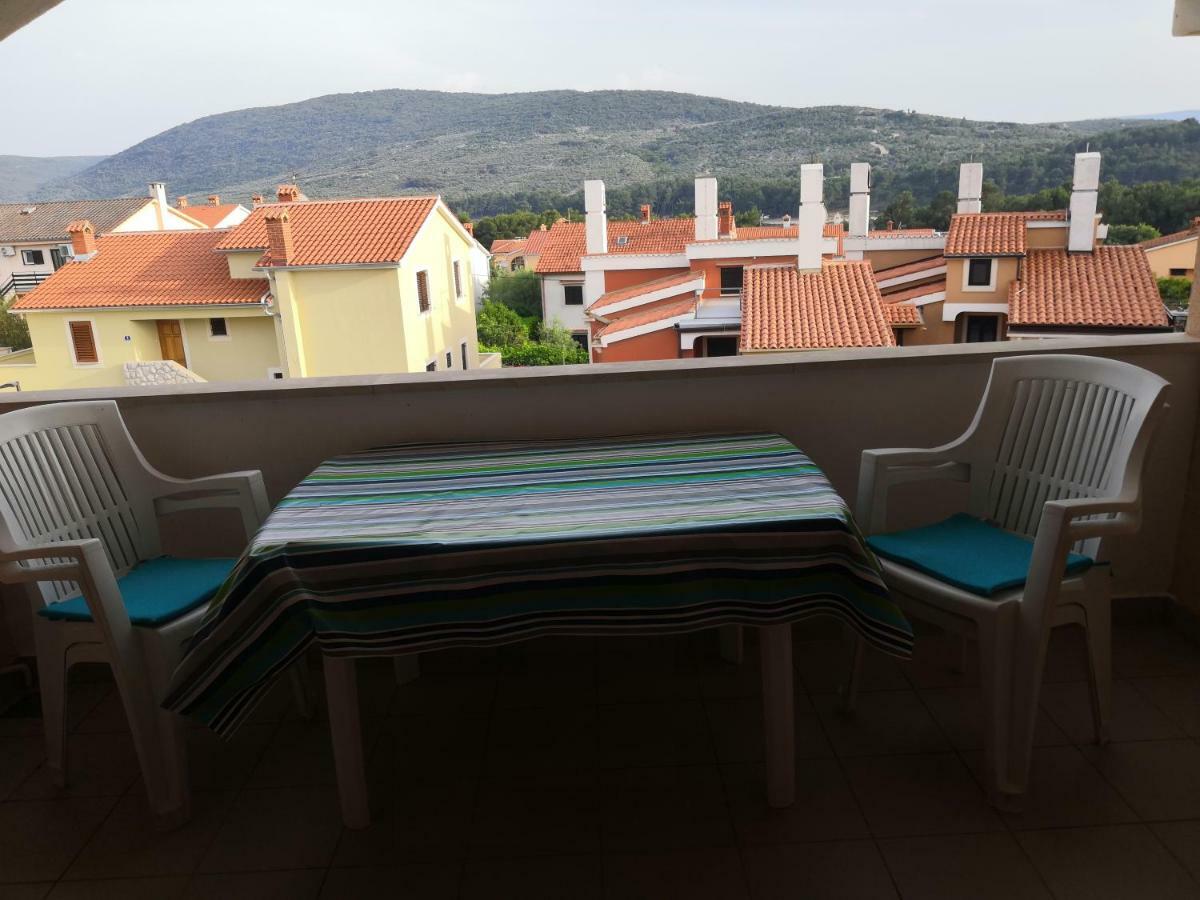 Laura And Nevio Apartments And Rooms Đảo Đảo Cres Ngoại thất bức ảnh