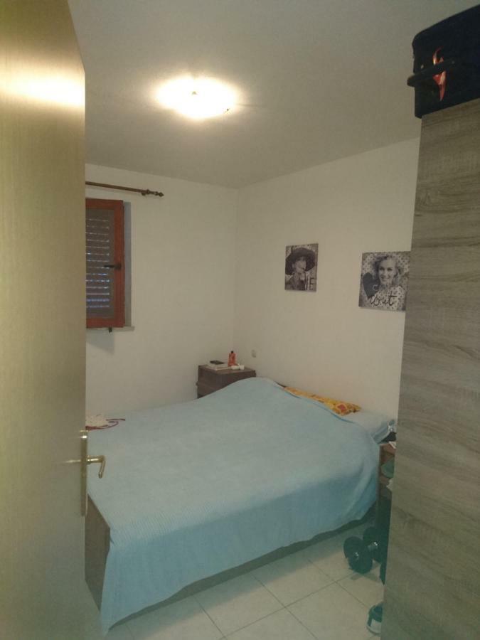 Laura And Nevio Apartments And Rooms Đảo Đảo Cres Ngoại thất bức ảnh